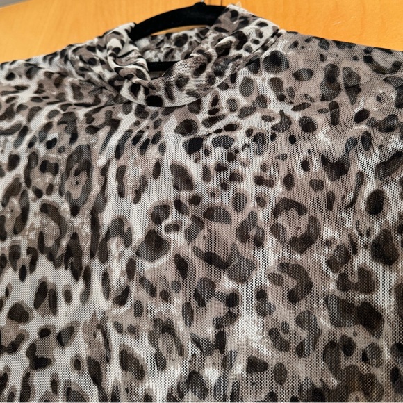 Ten Sixty Sherman sheer leopard / cheetah turtleneck - Picture 5 of 7
